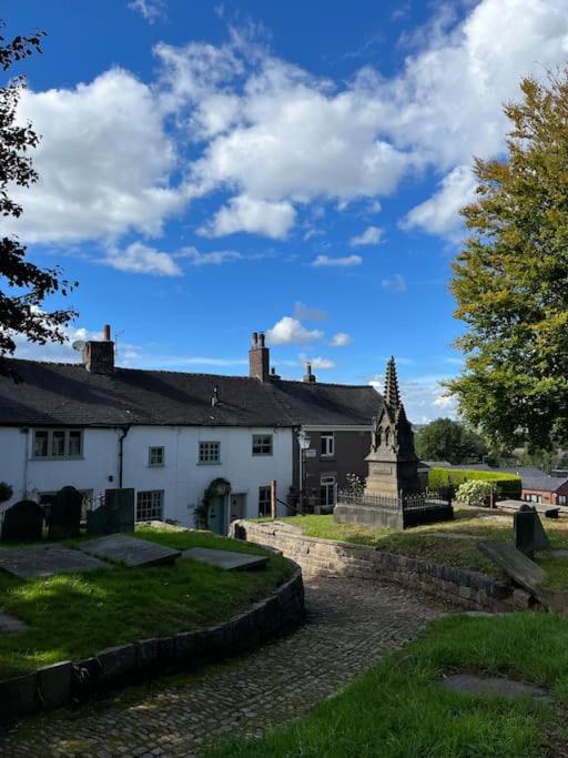 No5 At 53 - 2 Bed Apartment In Leek, Staffs Peak District Exteriör bild