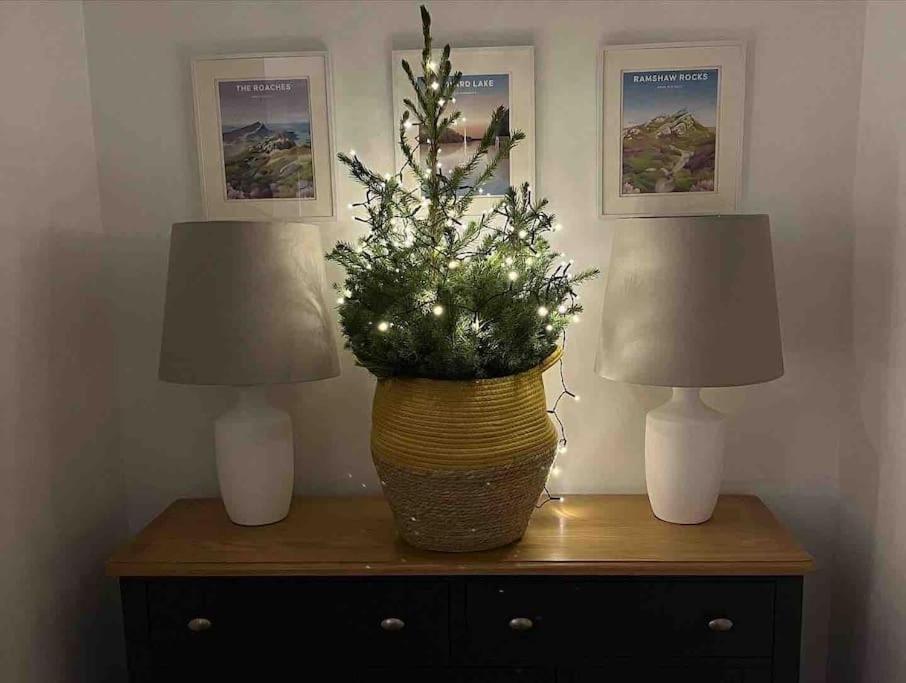 No5 At 53 - 2 Bed Apartment In Leek, Staffs Peak District Exteriör bild