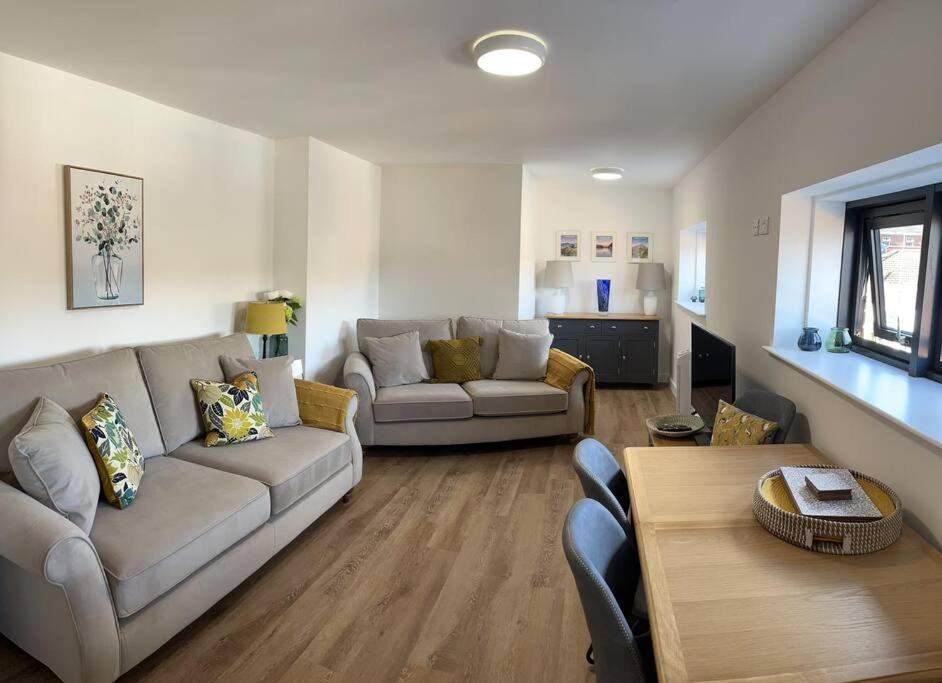 No5 At 53 - 2 Bed Apartment In Leek, Staffs Peak District Exteriör bild