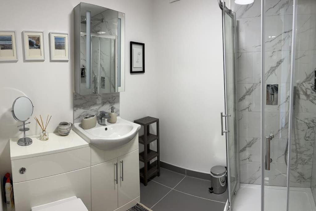 No5 At 53 - 2 Bed Apartment In Leek, Staffs Peak District Exteriör bild