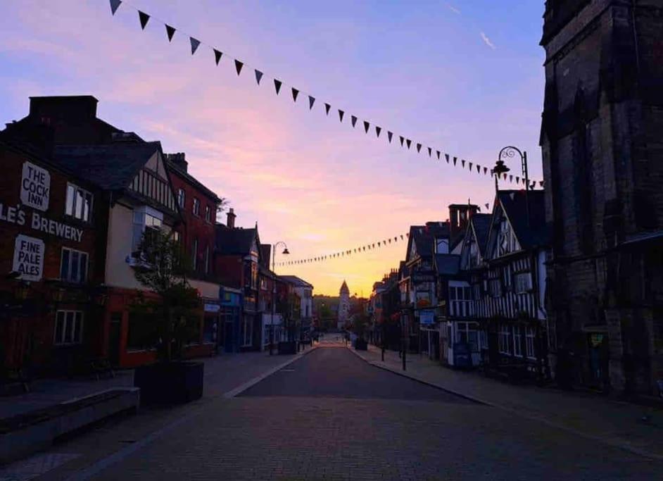 No5 At 53 - 2 Bed Apartment In Leek, Staffs Peak District Exteriör bild